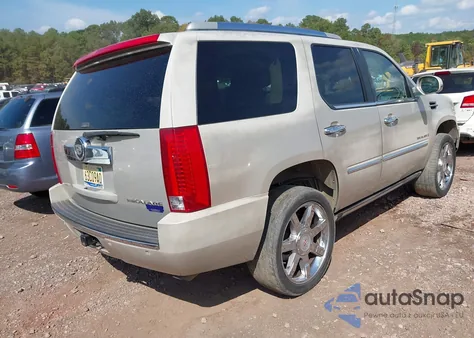 2008 Cadillac Escalade Standard z USA, uszkodzony, nr VIN 1GYFK63828R223389
